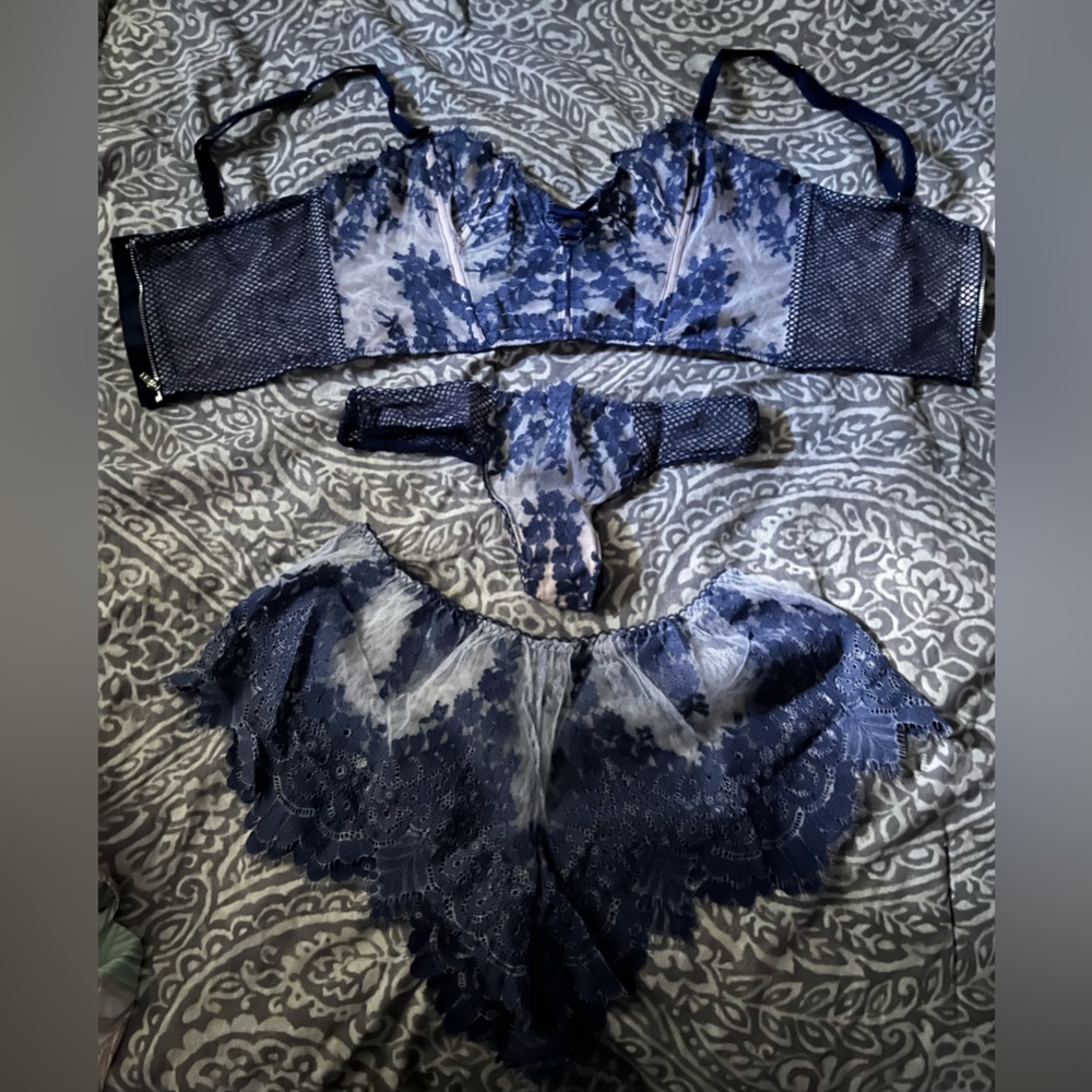 Victoras secret lacy navy lingerie set with shorts